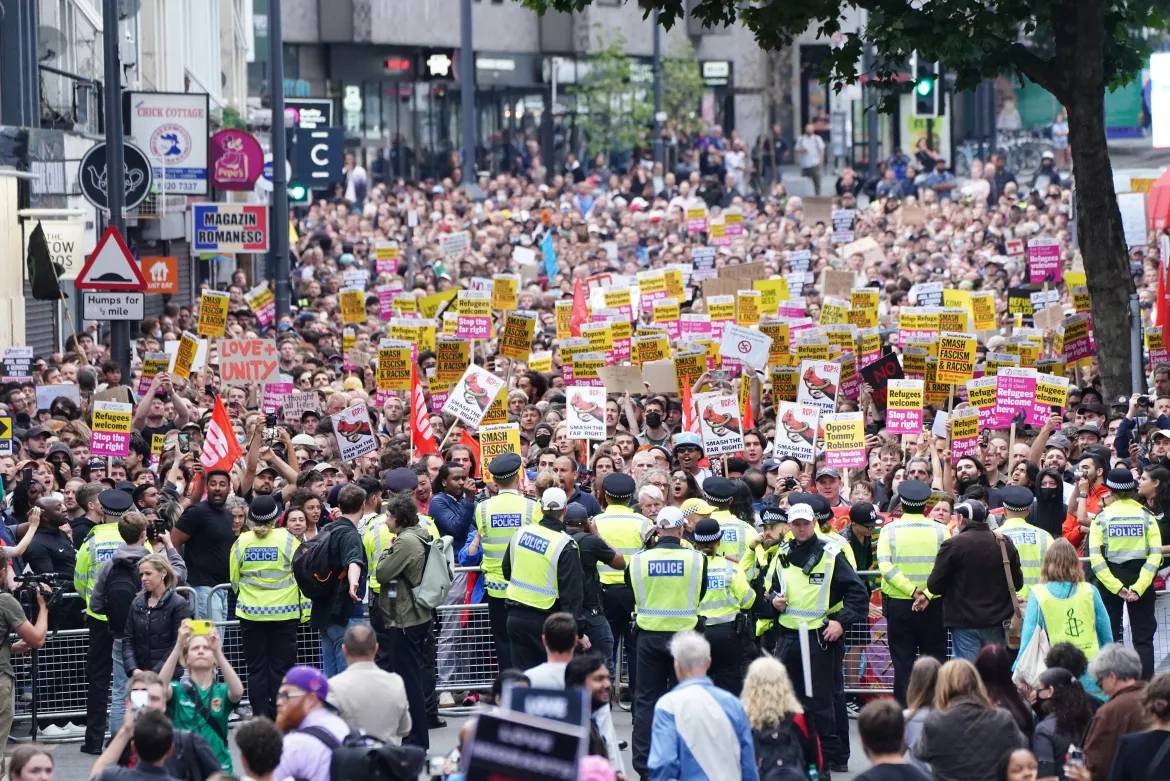 Thouss Rally in Protest Against UK’s New Online Safety Regulations
